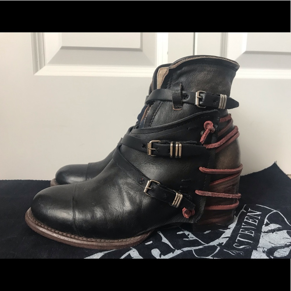Never worn Freebird by Steven Crue size 8